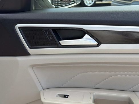 Used 2021 Volkswagen Atlas SE FWD image 20
