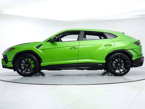 Used 2024 Lamborghini Urus S AWD/4WD image 2