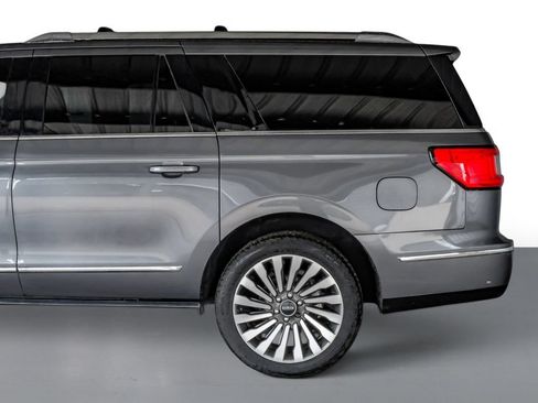 Used 2021 Lincoln Navigator L Reserve w/ Luxury Package AWD/4WD image 11