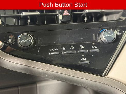 Used 2022 Toyota Camry XLE FWD image 10