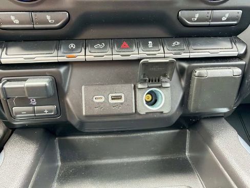 Used 2021 Chevrolet Silverado 1500 RST w/ Convenience Package II AWD/4WD image 26