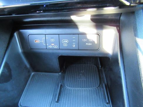 Used 2025 Hyundai Santa Cruz Limited image 25