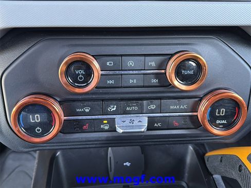 Used 2023 Ford Bronco Badlands image 9