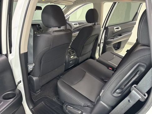 Used 2020 Nissan Pathfinder S AWD/4WD image 22