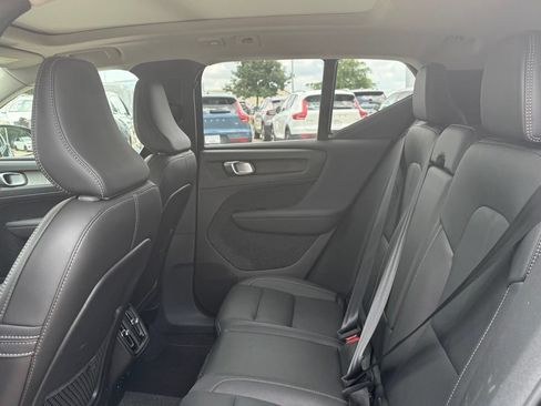 Used 2025 Volvo XC40 B5 Core AWD/4WD image 13