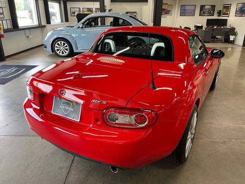 Used 2011 MAZDA MX-5 Miata Grand Touring w/ Premium Pkg RWD image 26