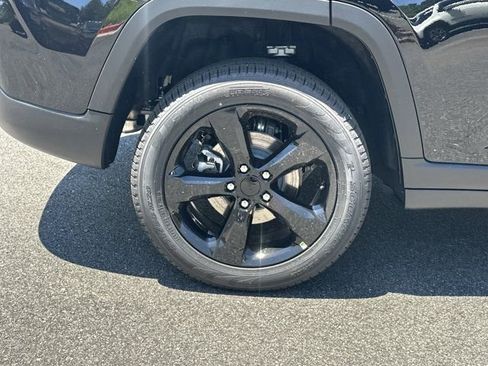 New 2026 Jeep Grand Cherokee Limited AWD/4WD image 17