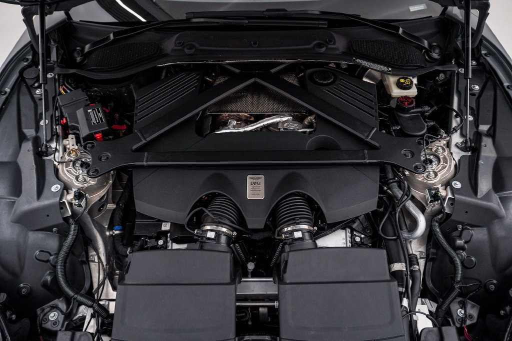 Used 2024 Aston Martin DB12 Coupe RWD image 34