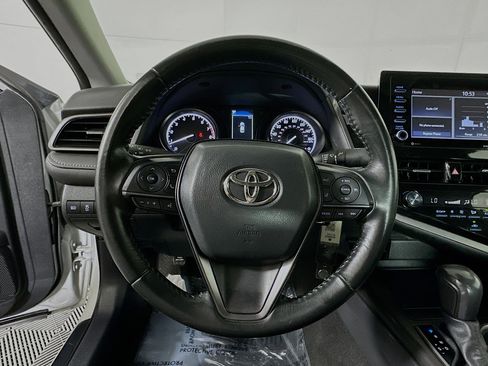 Used 2023 Toyota Camry SE image 15