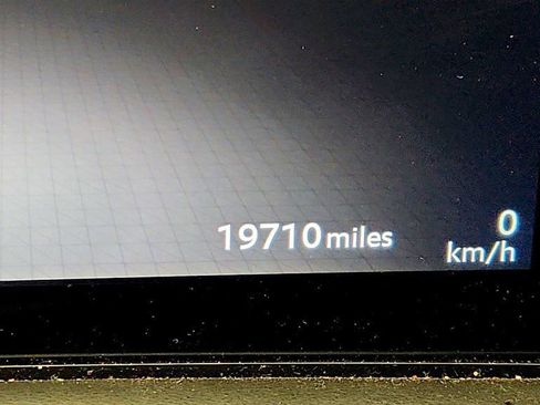 Used 2024 Nissan Ariya AWD image 14