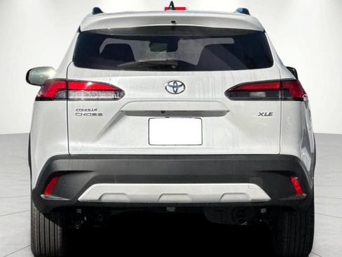 New 2026 Toyota Corolla Cross XLE w/ Convenience Package FWD image 4
