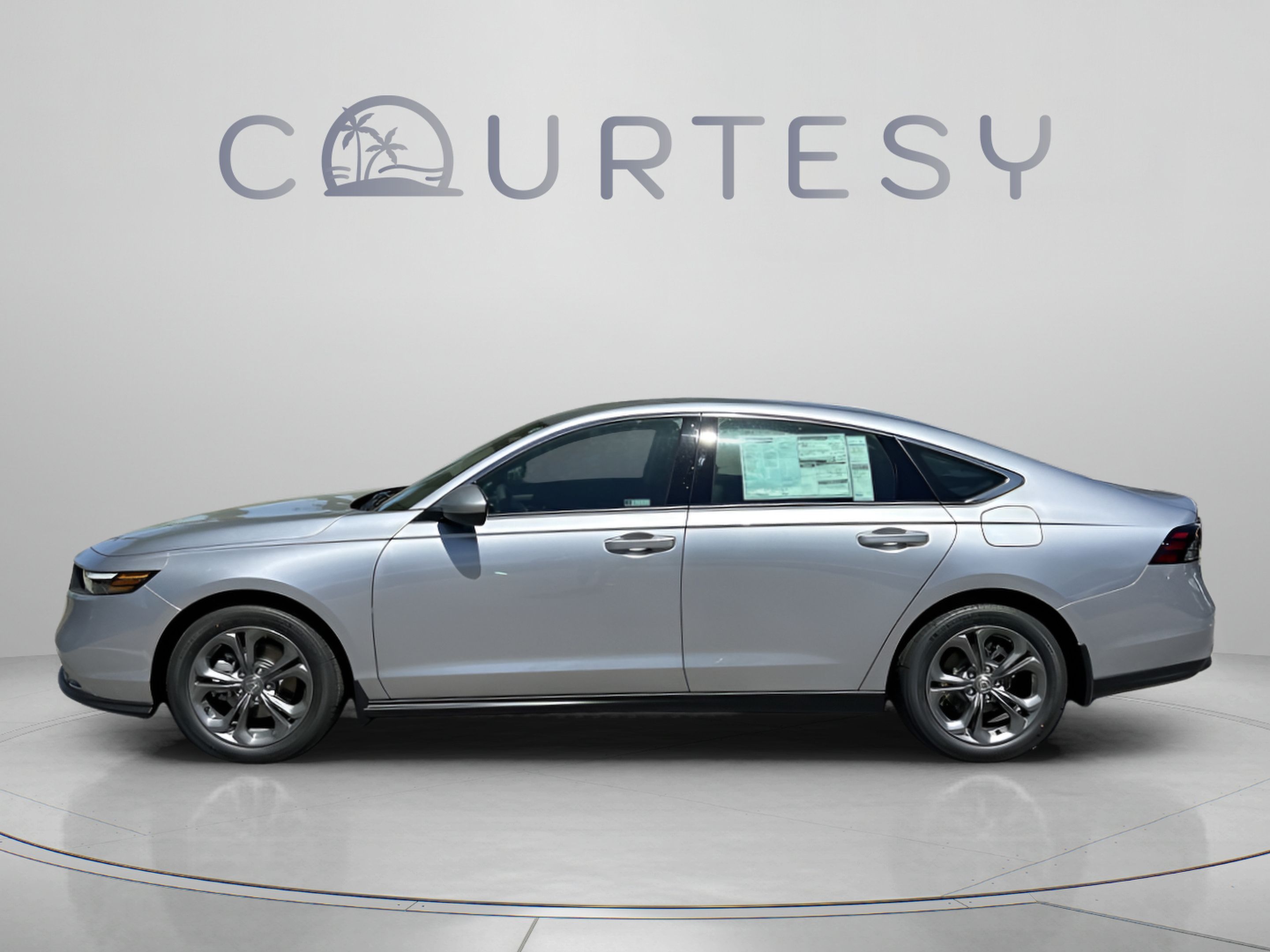 Used 2024 Honda Accord EX image 4