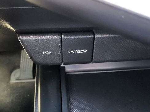 Used 2020 Toyota Camry SE image 31