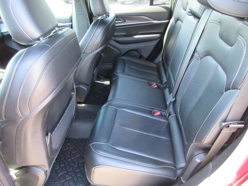 Used 2024 Jeep Grand Cherokee Limited AWD/4WD image 14