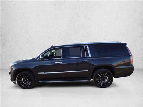 Used 2019 Cadillac Escalade ESV Luxury image 2
