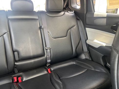 Used 2025 Jeep Compass Limited AWD/4WD image 38