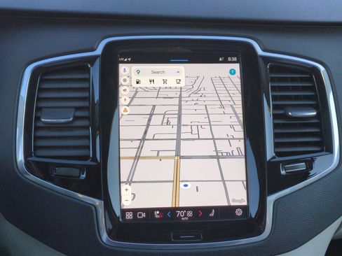 Used 2023 Volvo XC90 B5 Plus w/ Protection Package Premier image 23