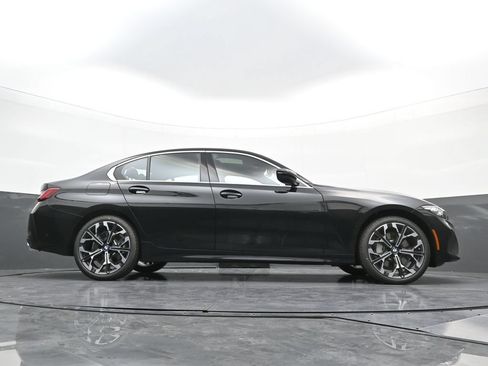 New 2026 BMW 330i xDrive Sedan w/ Premium Package AWD/4WD image 29