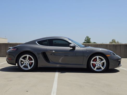 Used 2022 Porsche 718 Cayman S RWD image 9