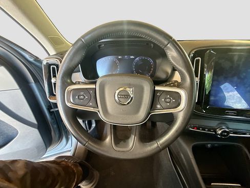 Used 2021 Volvo XC40 T5 Momentum w/ Protection Package Premier AWD/4WD image 12