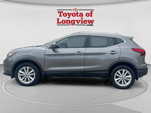 Used 2019 Nissan Rogue Sport SV w/ Technology Package FWD image 2