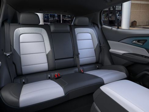 New 2026 Chevrolet Equinox EV LT image 17