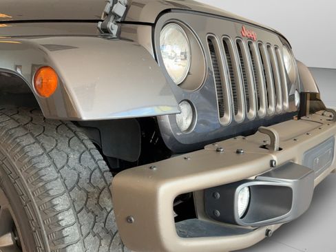 Used 2016 Jeep Wrangler Unlimited Sahara AWD/4WD image 51