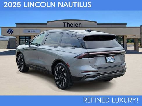 Used 2025 Lincoln Nautilus Reserve AWD/4WD image 3