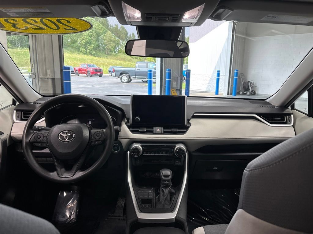Used 2023 Toyota RAV4 XLE w/ Convenience Package AWD/4WD image 13