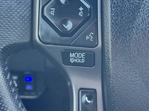 Used 2020 Toyota Tacoma TRD Off-Road w/ Technology Package AWD/4WD image 43