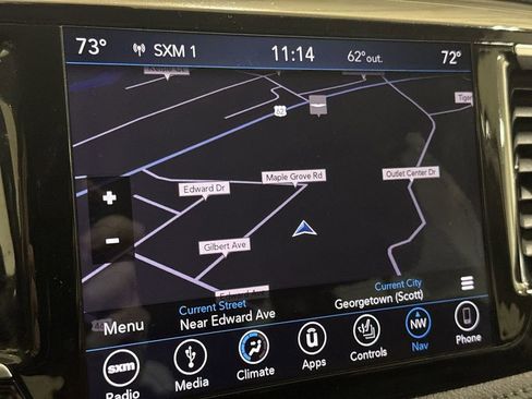 Used 2018 Chrysler Pacifica Limited image 15