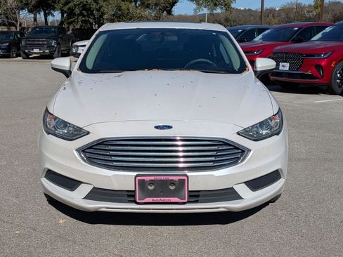 Used 2018 Ford Fusion SE w/ Fusion SE Technology Package image 8