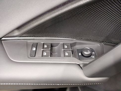 New 2025 Volkswagen Tiguan SE R-Line image 20