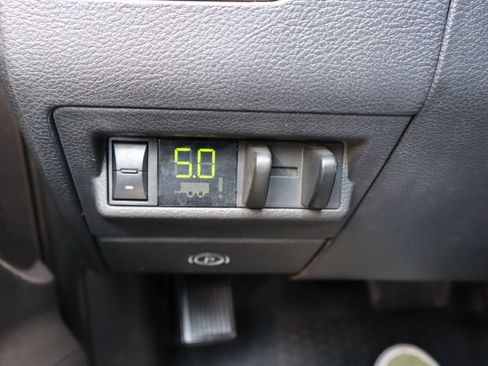 Used 2012 RAM 5500 ST w/ ST Decor Group image 13