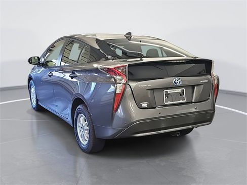 Used 2017 Toyota Prius Three image 5