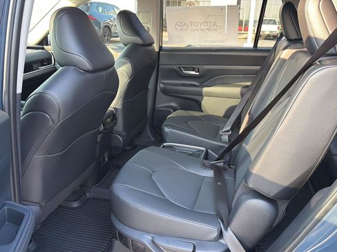 New 2026 Toyota Grand Highlander FWD image 11