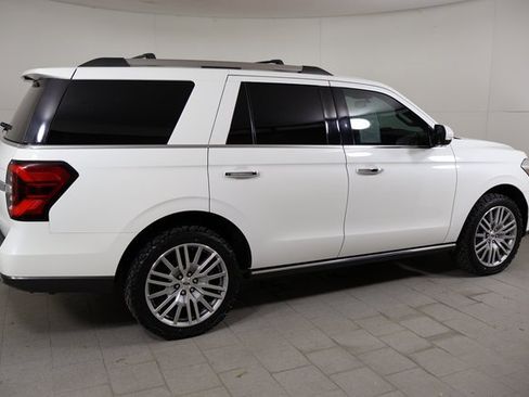 Used 2022 Ford Expedition Limited image 4