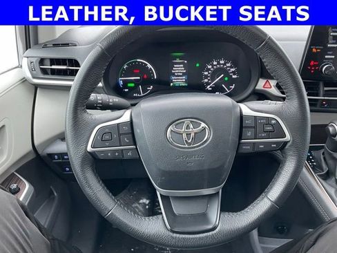 Used 2024 Toyota Sienna XLE image 14