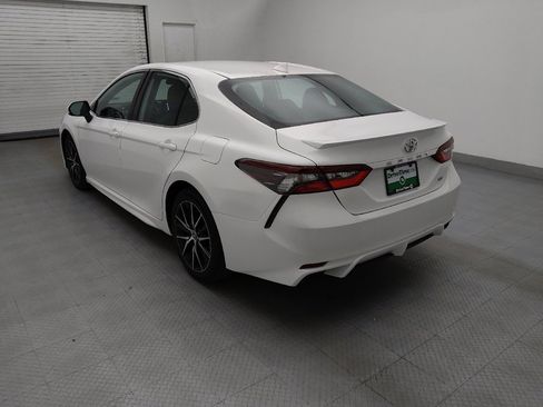 Used 2021 Toyota Camry SE image 5