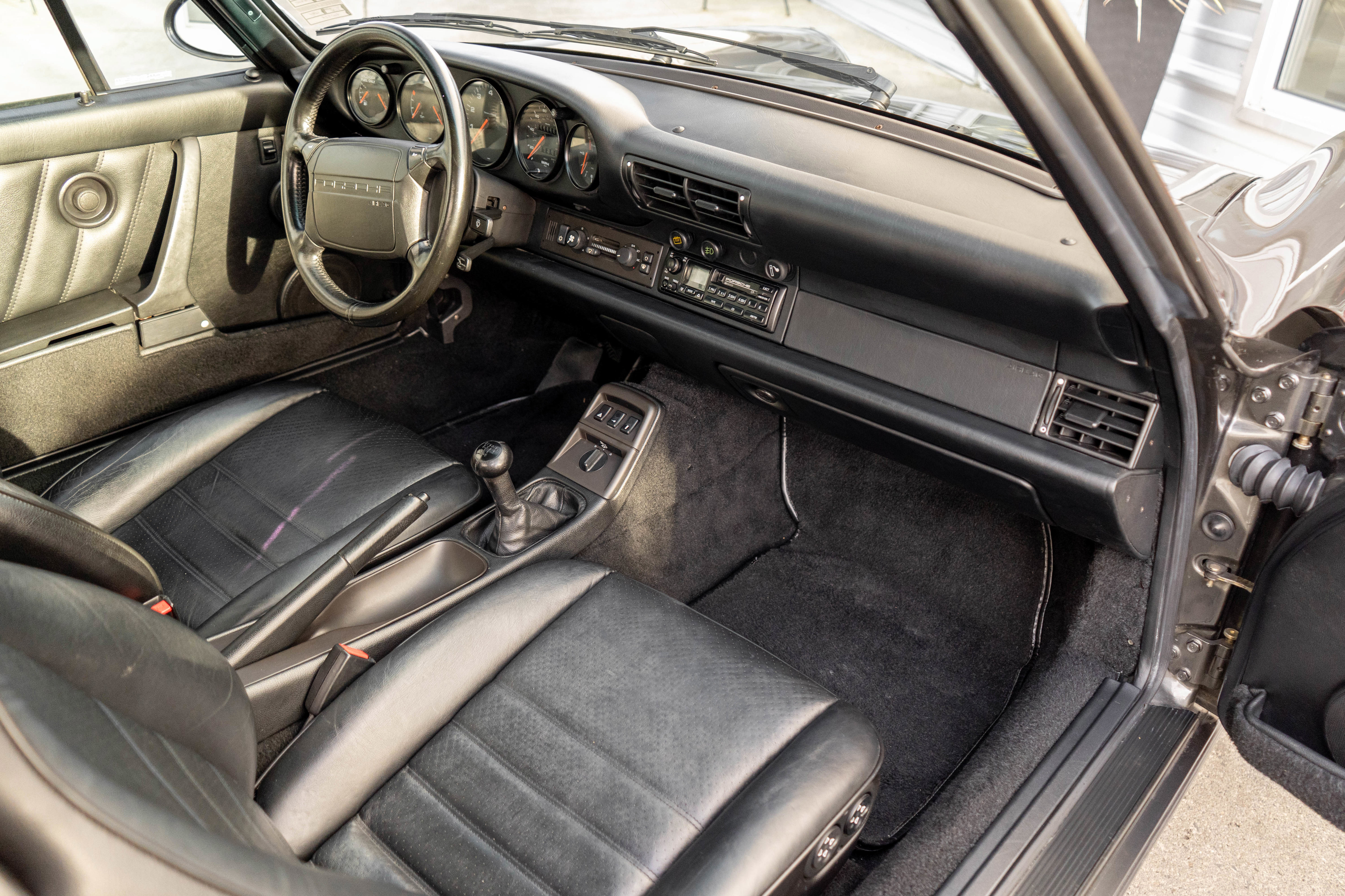Used 1992 Porsche 911 Carrera RWD image 25
