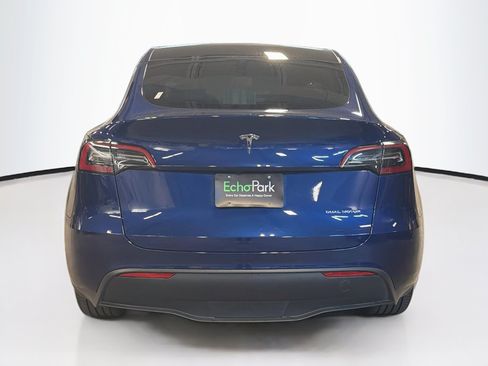 Used 2024 Tesla Model Y Long Range AWD/4WD image 7