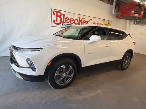 Certified 2025 Chevrolet Blazer LT image 2