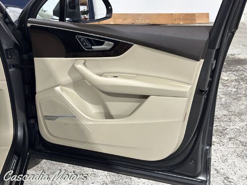 Used 2018 Audi Q7 3.0T Prestige w/ Prestige Package image 27