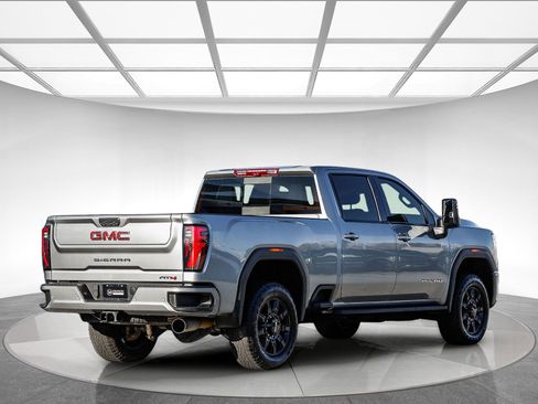 Used 2024 GMC Sierra 2500 AT4 w/ AT4 Premium Plus Package image 4