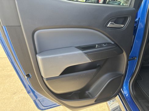 Used 2018 Chevrolet Colorado Z71 AWD/4WD image 12