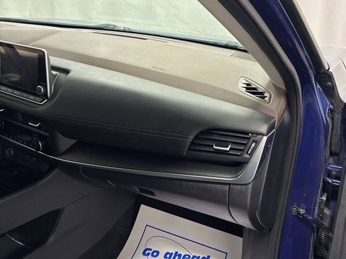 Used 2023 Nissan Rogue SV image 27