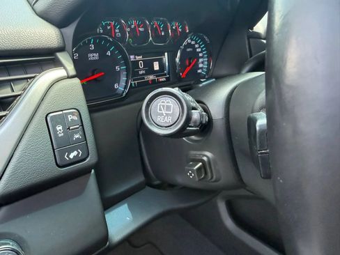 Used 2020 Chevrolet Suburban LT AWD/4WD image 18