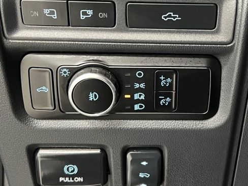 Used 2023 Ford F150 Platinum image 29