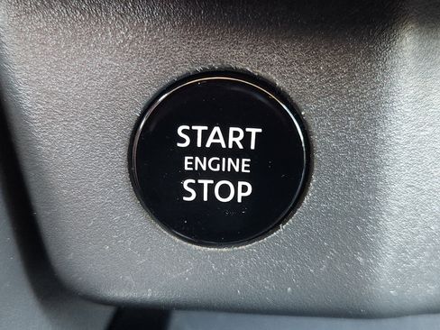 Used 2024 Nissan Rogue SV FWD image 26