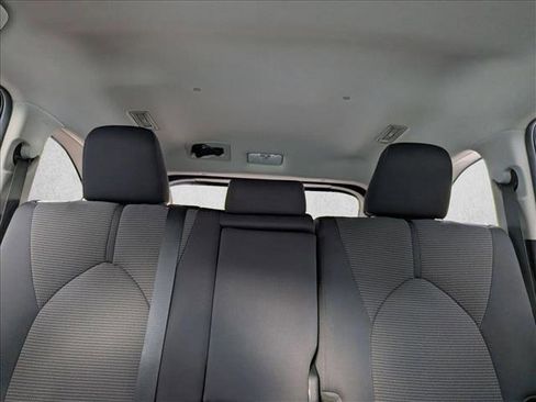 Used 2021 Toyota Highlander LE image 16